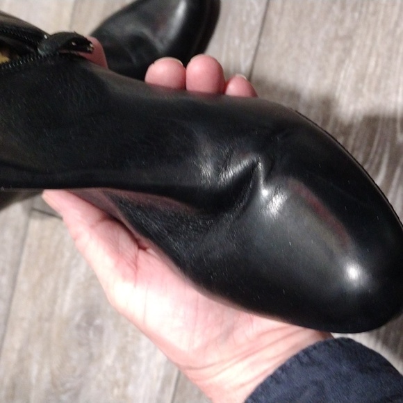 Sam Edelman black leather zip ankle boots. Mint condition. Size 10 - Picture 3 of 11